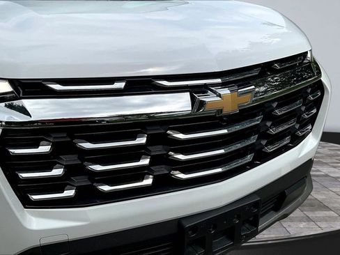 Used 2025 Chevrolet Equinox LT AWD/4WD image 32