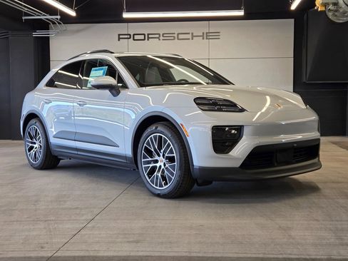 New 2026 Porsche Macan Electric RWD image 30