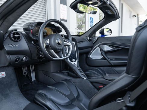 Used 2024 McLaren 750S Spider image 6