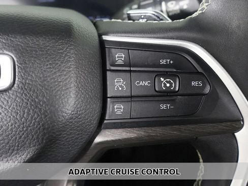 Used 2023 Jeep Grand Cherokee Limited AWD/4WD image 5
