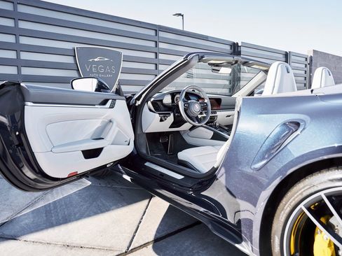 Used 2022 Porsche 911 Turbo S image 24