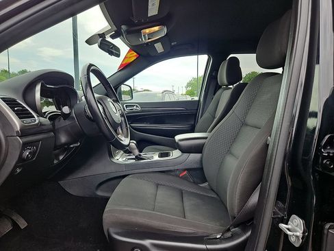 Certified 2020 Jeep Grand Cherokee Laredo AWD/4WD image 14