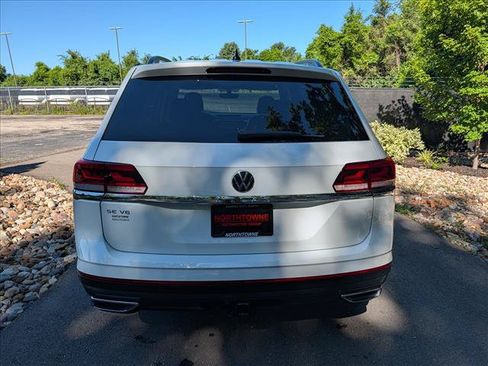 Used 2023 Volkswagen Atlas SE w/ Panoramic Sunroof Package FWD image 4