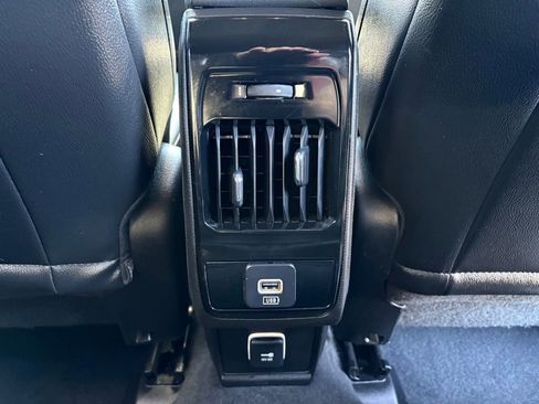 Used 2024 Jeep Compass Latitude AWD/4WD image 17