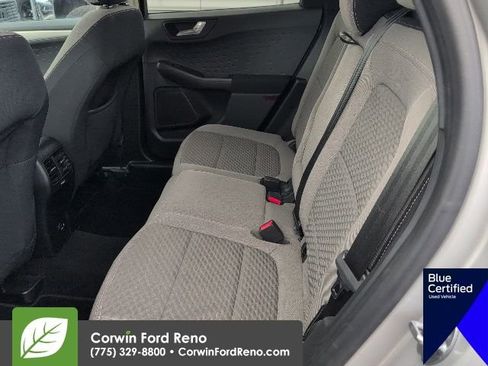 Used 2020 Ford Escape SE image 15