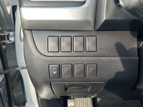 Used 2019 Toyota Highlander LE AWD/4WD image 26