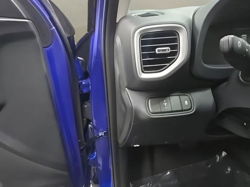 New 2026 Hyundai Venue SEL FWD image 11