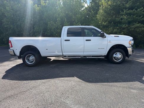 Used 2024 RAM 3500 Big Horn AWD/4WD image 15