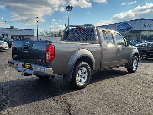 Used 2009 Nissan Frontier SE w/ SE Value Truck Pkg AWD/4WD image 6