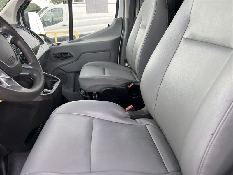 Used 2019 Ford Transit 250 130 Medium Roof RWD image 8