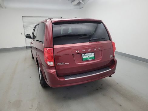 Used 2016 Dodge Grand Caravan SXT w/ Rear Park Assist Package FWD image 6