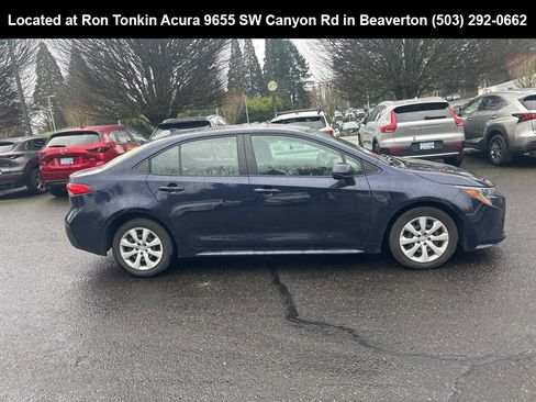 Used 2024 Toyota Corolla LE image 3