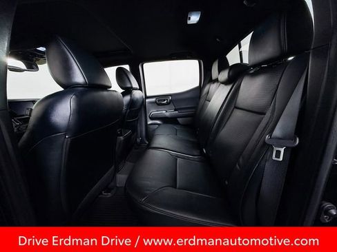 Used 2023 Toyota Tacoma TRD Off-Road w/ TRD Premium Off Road Package image 9