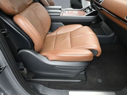 Certified 2023 Lincoln Navigator Reserve AWD/4WD image 34