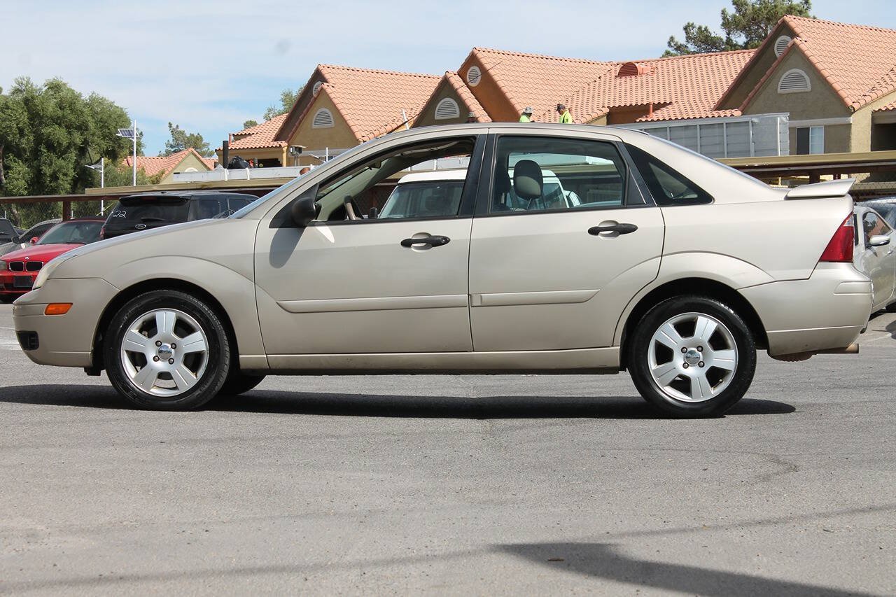 Used 2006 Ford Focus SES FWD image 4