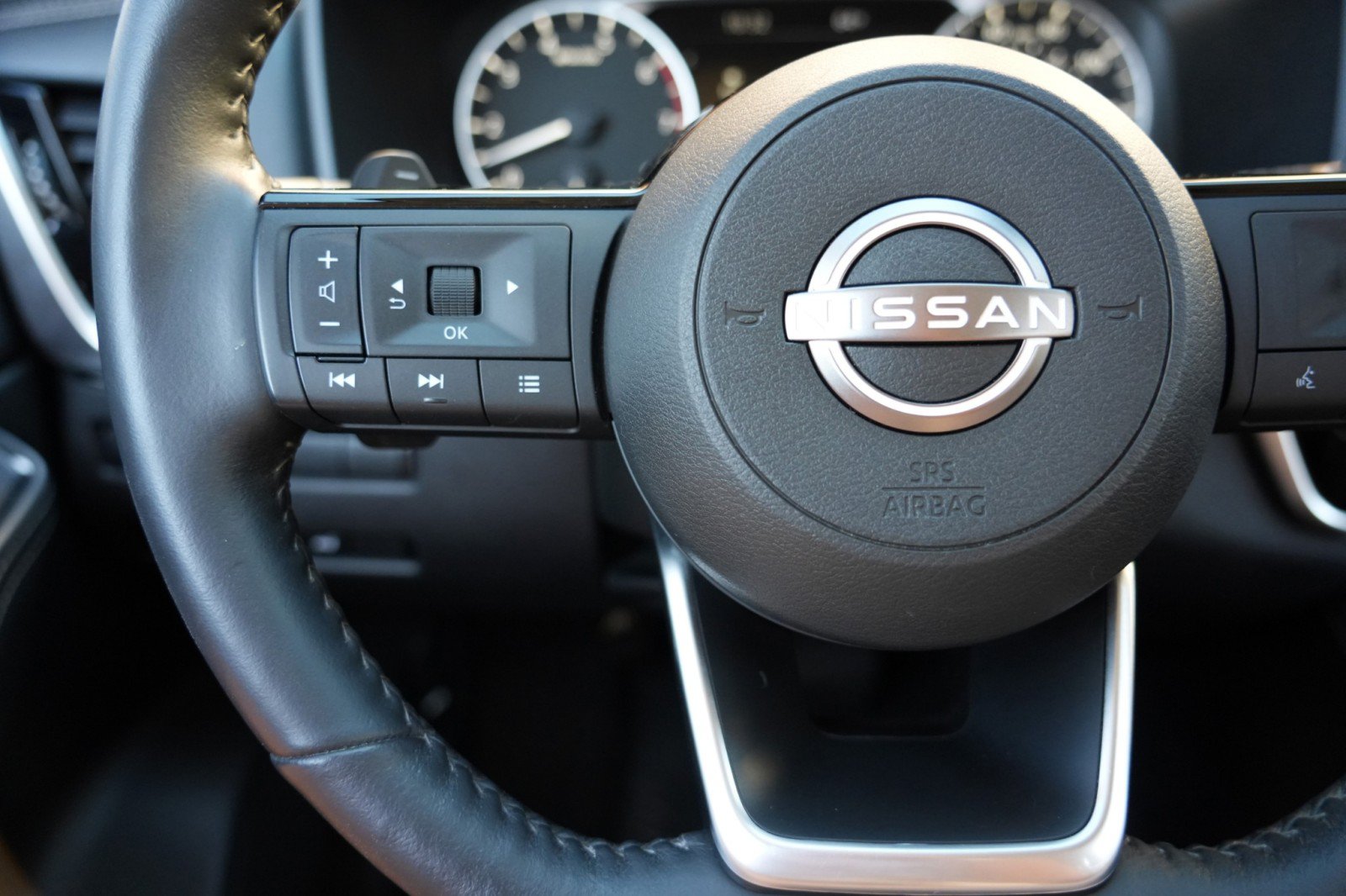 Used 2023 Nissan Rogue SL w/ SL Premium Package FWD image 21