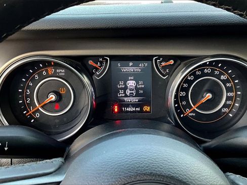 Used 2019 Jeep Wrangler Unlimited Sport S image 9