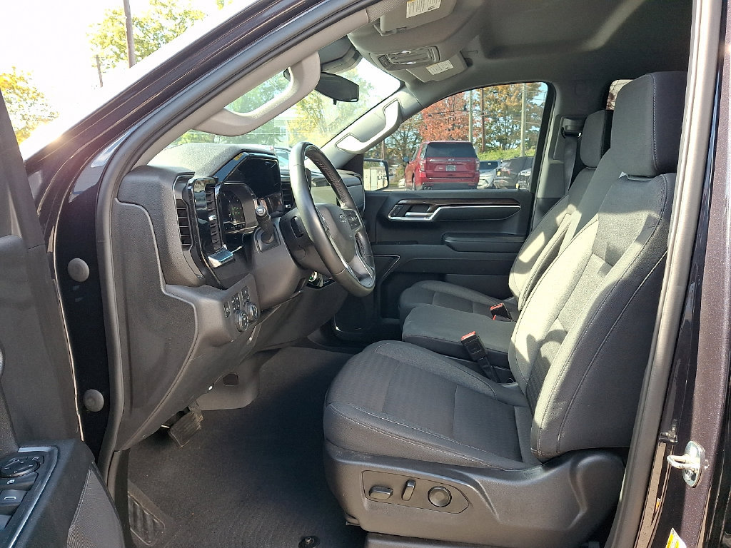 Used 2023 Chevrolet Silverado 1500 RST w/ Z71 Off-Road Package AWD/4WD image 13