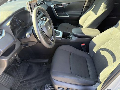Certified 2023 Toyota RAV4 SE image 18