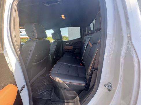 Used 2025 GMC Canyon AT4 w/ AT4 Premium Package image 8