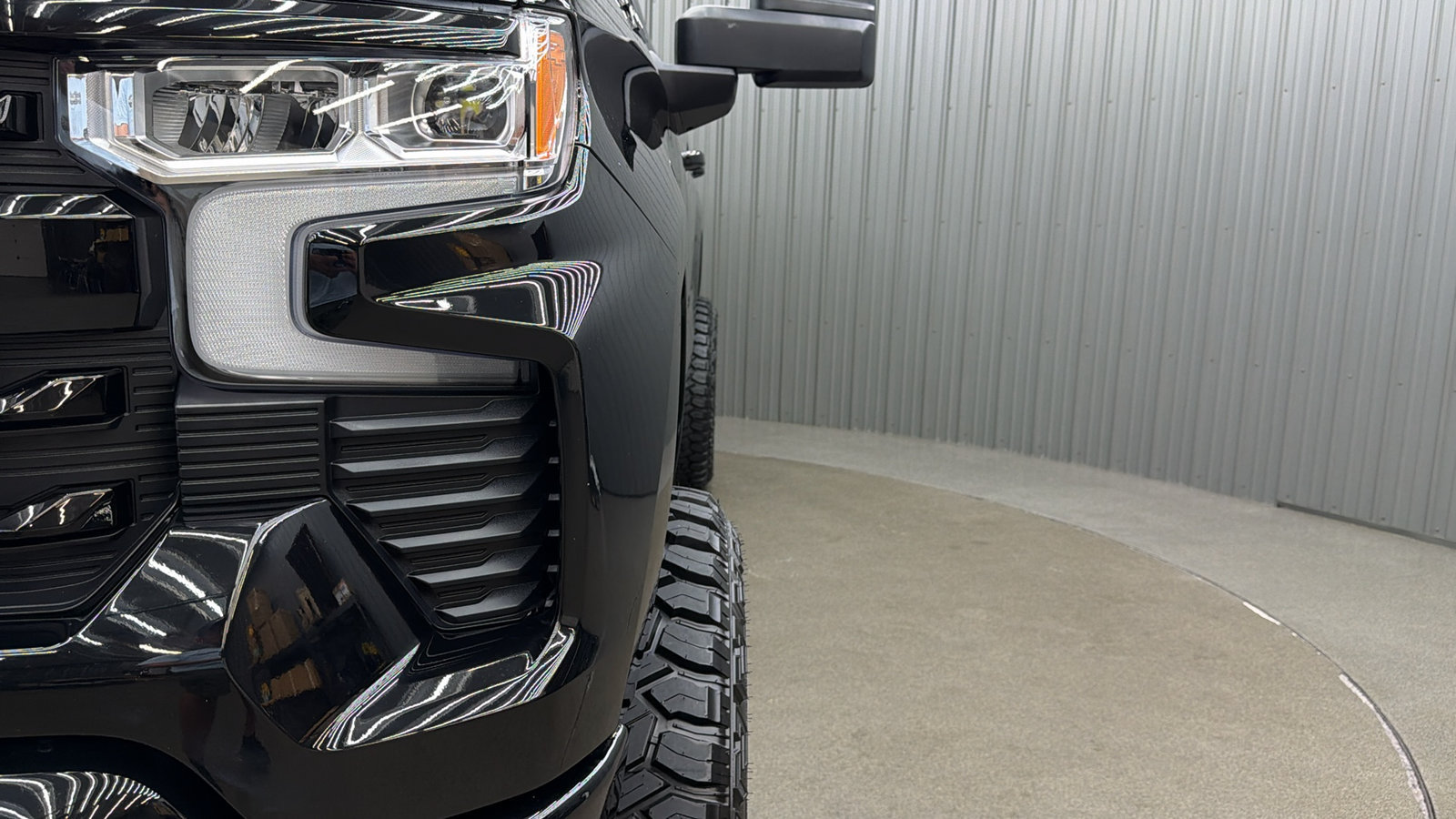 Used 2025 Chevrolet Silverado 1500 LT Trail Boss w/ Convenience Package II AWD/4WD image 14