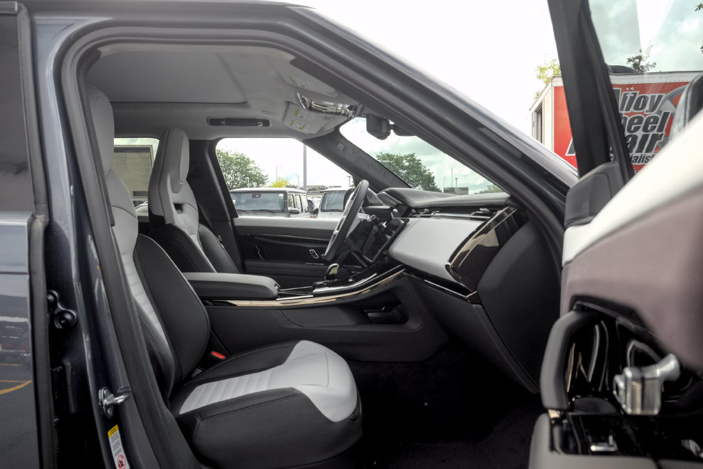 New 2027 Land Rover Range Rover Sport SV AWD/4WD image 22