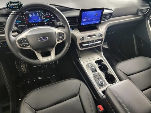 Used 2024 Ford Explorer XLT w/ Equipment Group 202A AWD/4WD image 32