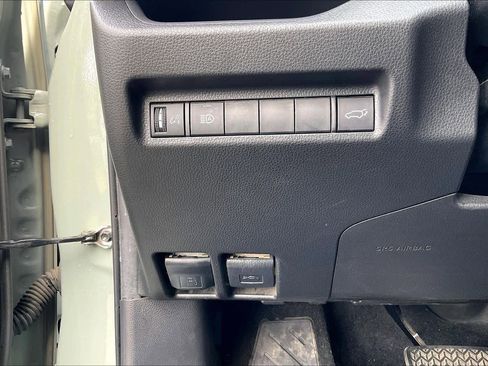 Used 2023 Toyota RAV4 XLE Premium image 33