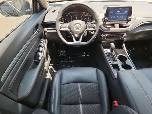Certified 2023 Nissan Altima 2.5 SR FWD image 11
