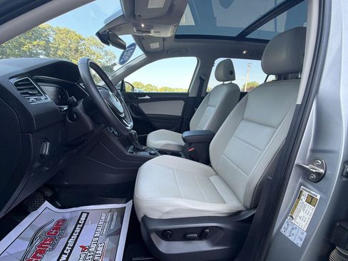 Used 2021 Volkswagen Tiguan SEL w/ 3rd Row Seat Package AWD/4WD image 11
