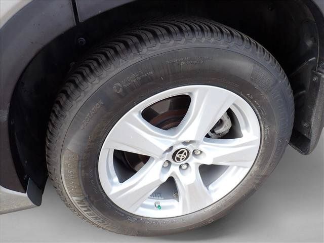 Used 2020 Toyota Highlander LE AWD/4WD image 7
