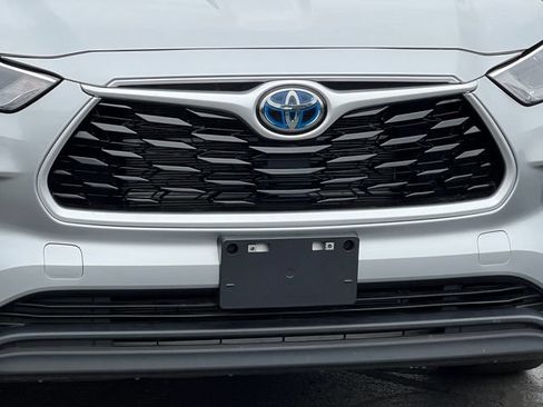 Used 2023 Toyota Highlander XLE AWD/4WD image 42