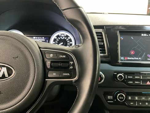 Used 2019 Kia Niro S Touring image 19