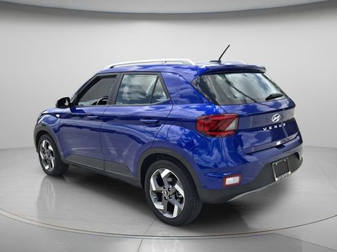 Used 2025 Hyundai Venue SEL image 8