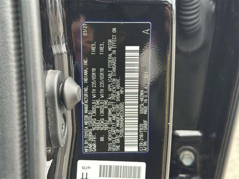 Certified 2021 Toyota Highlander LE image 26