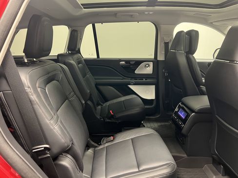 New 2025 Lincoln Aviator Reserve w/ Equipment Group 201A image 17