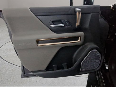 New 2025 GMC Hummer EV 3X image 13