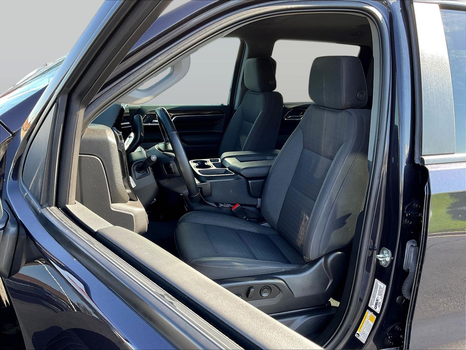 Used 2023 Chevrolet Silverado 1500 LT AWD/4WD image 25