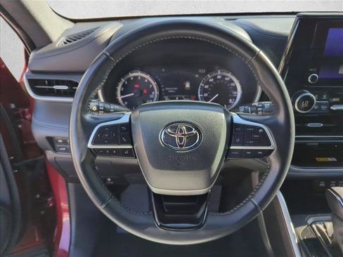 Certified 2024 Toyota Highlander XSE FWD image 18
