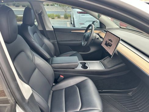 Used 2023 Tesla Model Y Long Range AWD/4WD image 4
