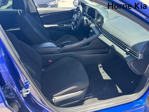 Used 2023 Hyundai Elantra SEL FWD image 25