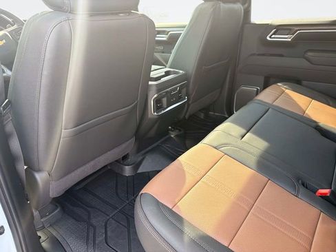 New 2026 Chevrolet Silverado 1500 High Country AWD/4WD image 16