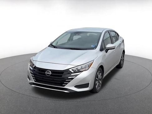 Used 2025 Nissan Versa SV FWD image 7