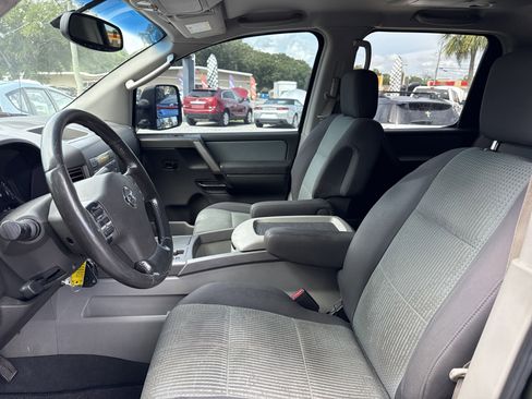 Used 2004 Nissan Titan SE image 9