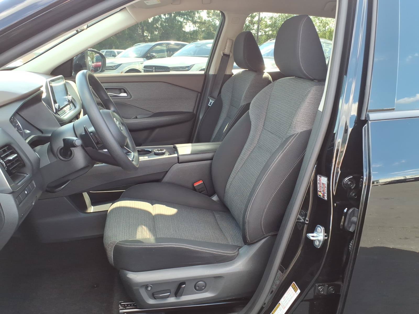 Used 2021 Nissan Rogue SV AWD/4WD image 12