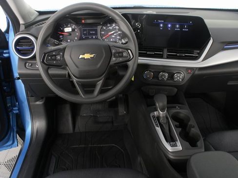 New 2026 Chevrolet Trax LS image 11