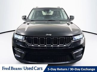 Used 2023 Jeep Grand Cherokee Limited video 2