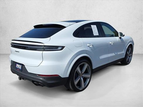Used 2024 Porsche Cayenne Coupe AWD/4WD image 5
