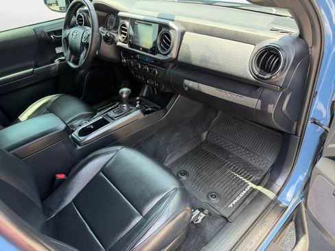 Used 2019 Toyota Tacoma TRD Off-Road AWD/4WD image 24