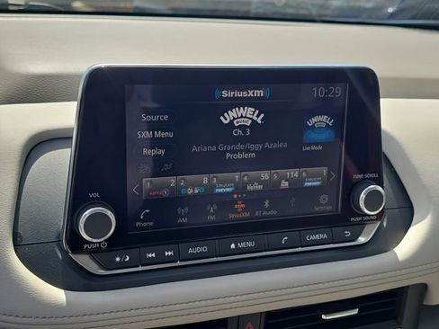 Certified 2025 Nissan Rogue SV FWD image 23